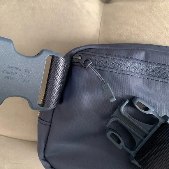 NWOT Lululemon Everywhere Belt Bag Ink Blue OG Original - Picture 10 of 13